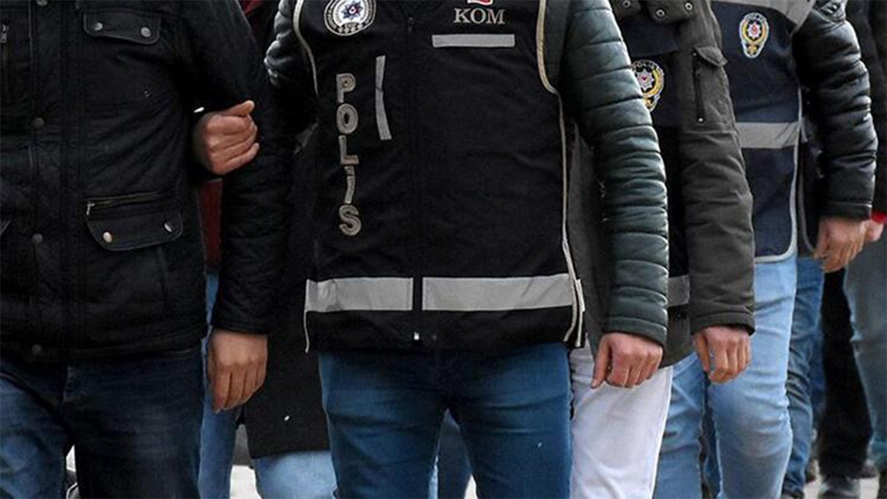 Adana'da FETÖ operasyonunda 6 gözaltı