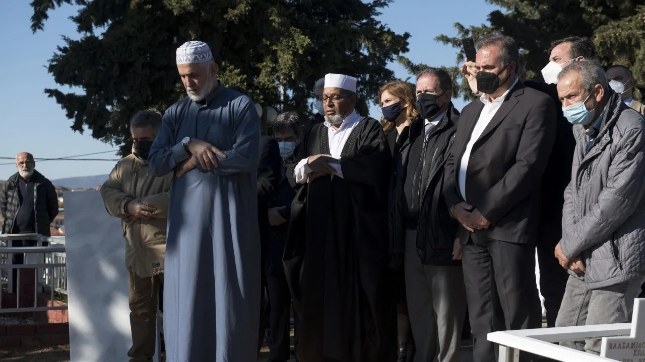 Selanik'te bulunan Müslümanlara ait naaşlar yeniden defnedildi.