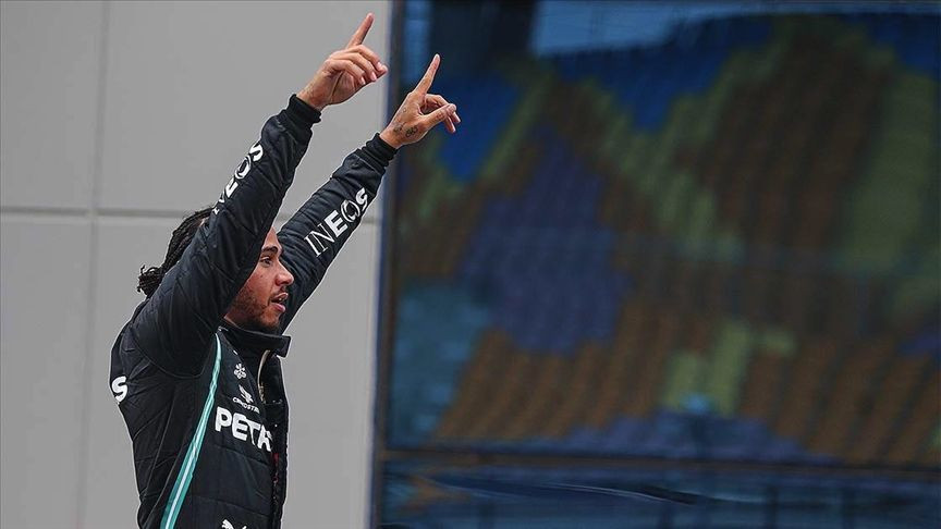 F1 pilotu Lewis Hamilton şövalyelik nişanı aldı - Sayfa 8