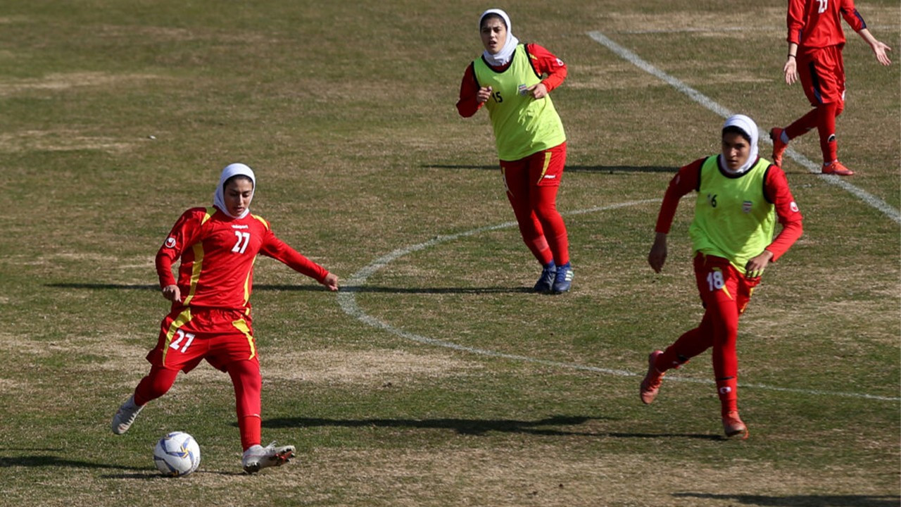 İran Kadın Milli Futbol Takımı kampta