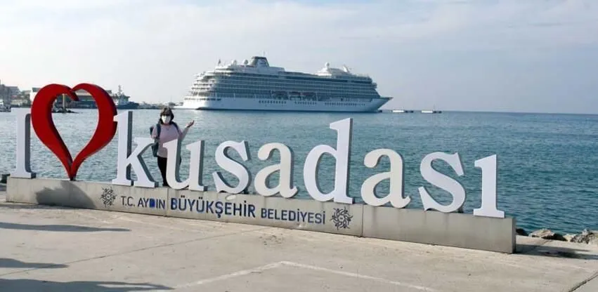 Yılın ilk kruvaziyer gemisi, 351 yolcu ile geldi