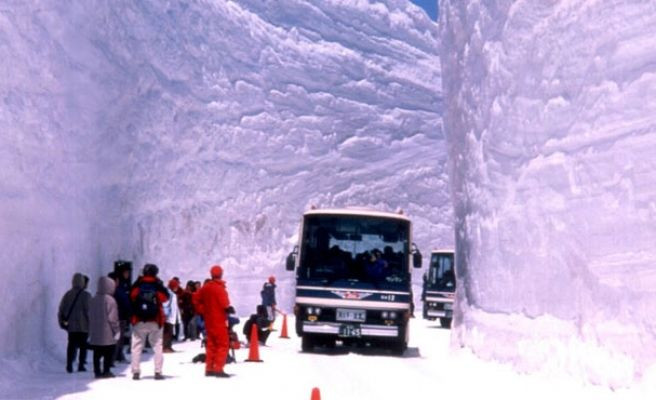 Japonya'da kar yağışı hayatı felç ediyor - Sayfa 9