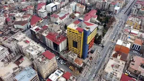 'Dünyanın en saçma binası' yıkılıyor