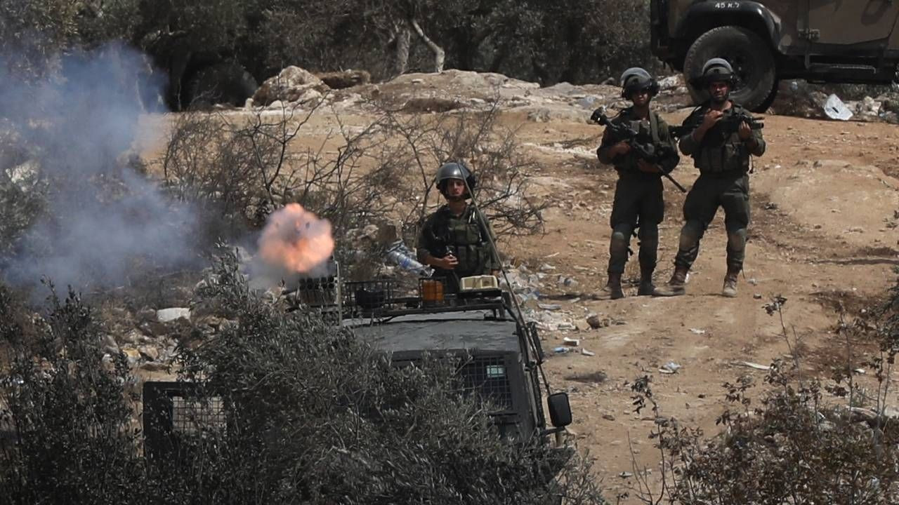 İsrail güçleri 4 Filistinliyi yaraladı