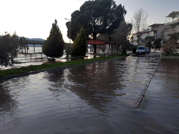 Köyceğiz Gölü taştı, restoranlar su altında kaldı - Sayfa 6