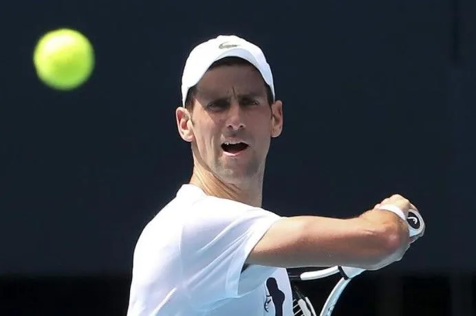 Sırp raket Novak Djokovic, Avustralya'da gözaltına alındı