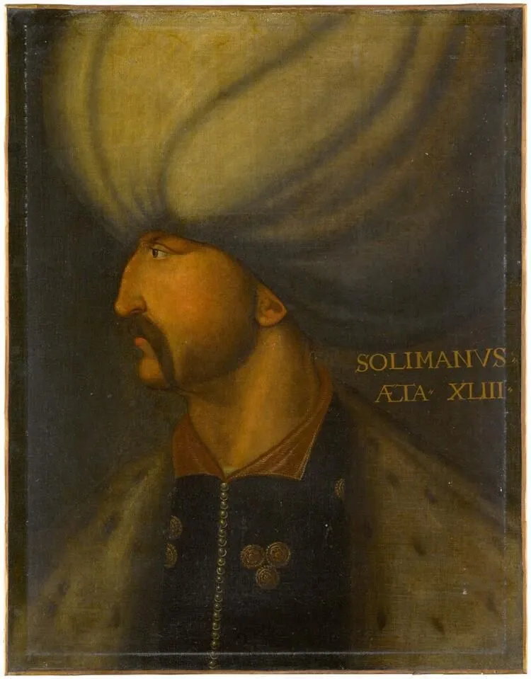 Çatı katında Kanuni Sultan Süleyman'a ait bir portre bulundu