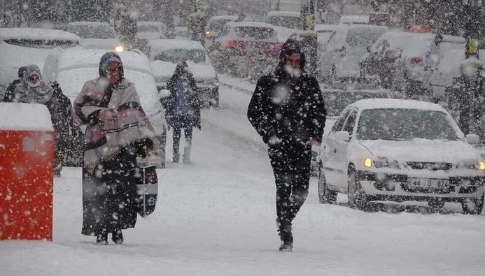 Birçok il ve ilçede eğitime kar engeli