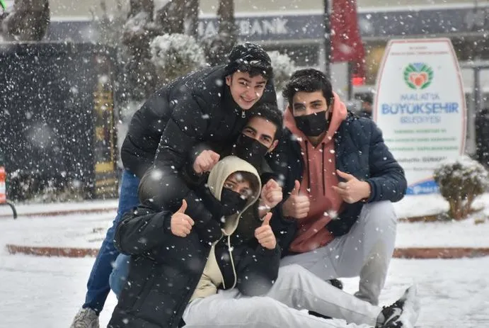 Birçok il ve ilçede eğitime kar engeli