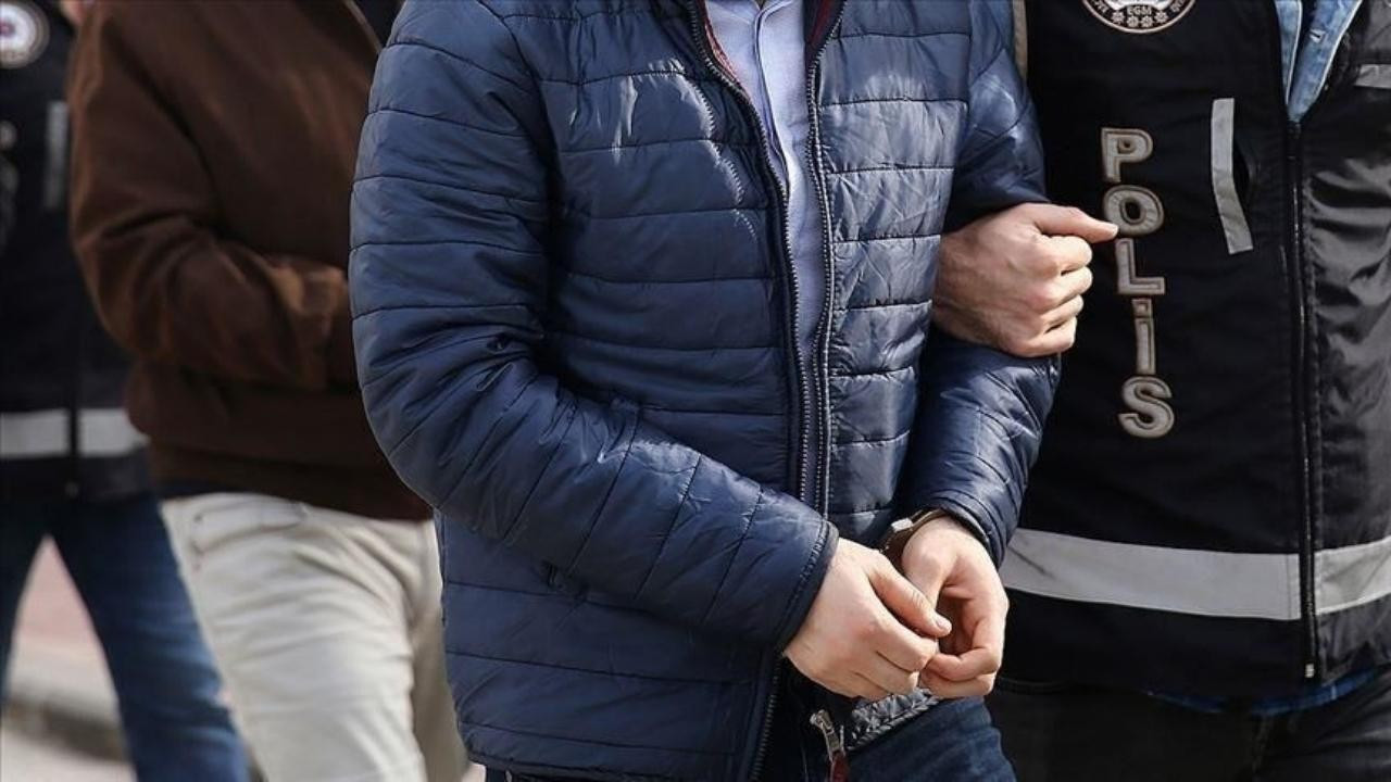 İzmir merkezli FETÖ operasyonu! 10 kişi yakalandı