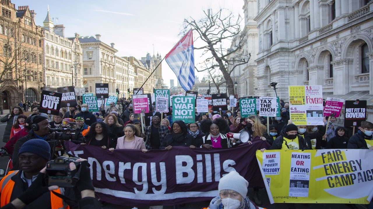 Artan hayat pahalılığı Londra'da protesto edildi
