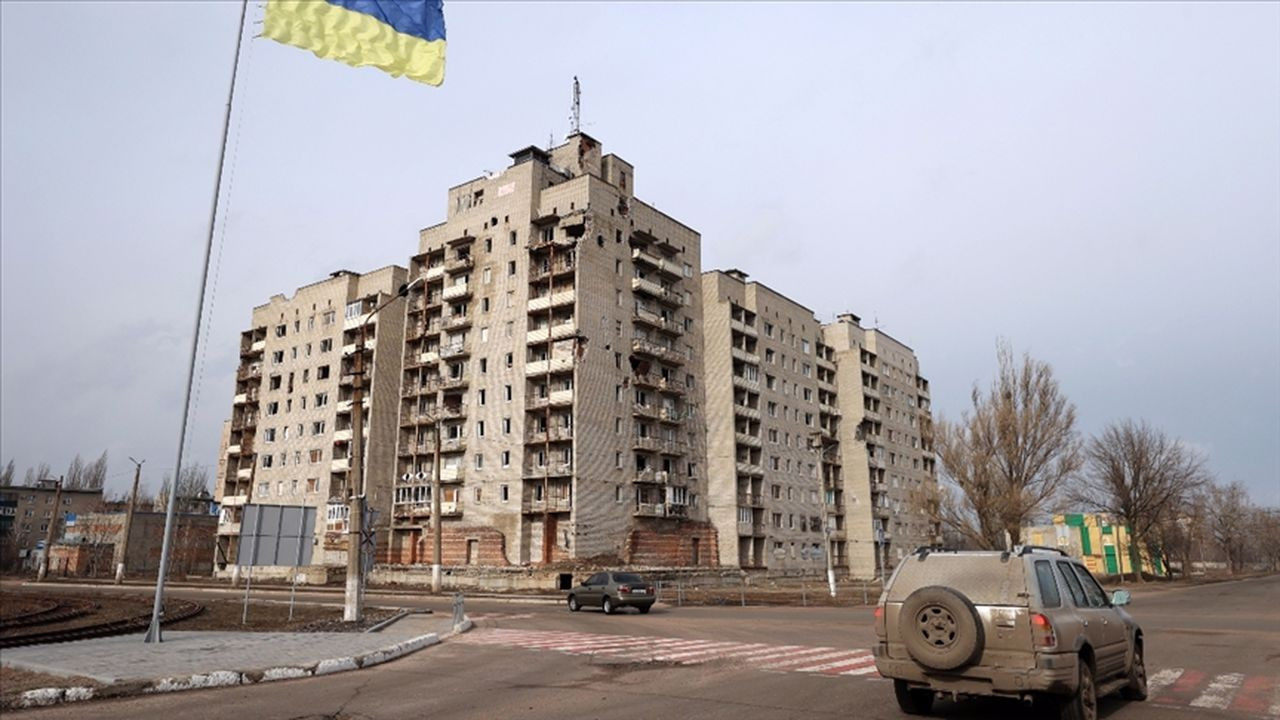 Ukrayna'ya silah, radar ve miğfer yardımı