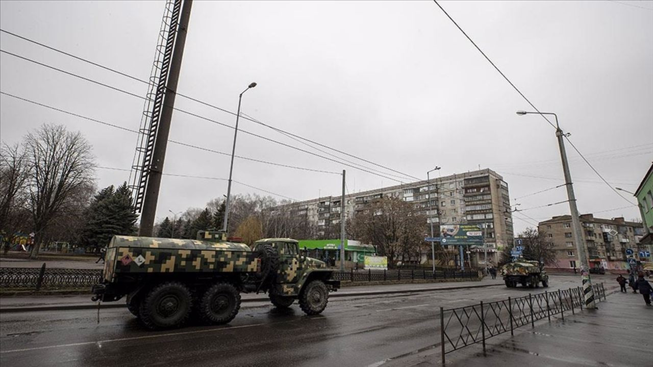 Kiev'de 25 bin silah 10 milyon mühimmat dağıtıldı