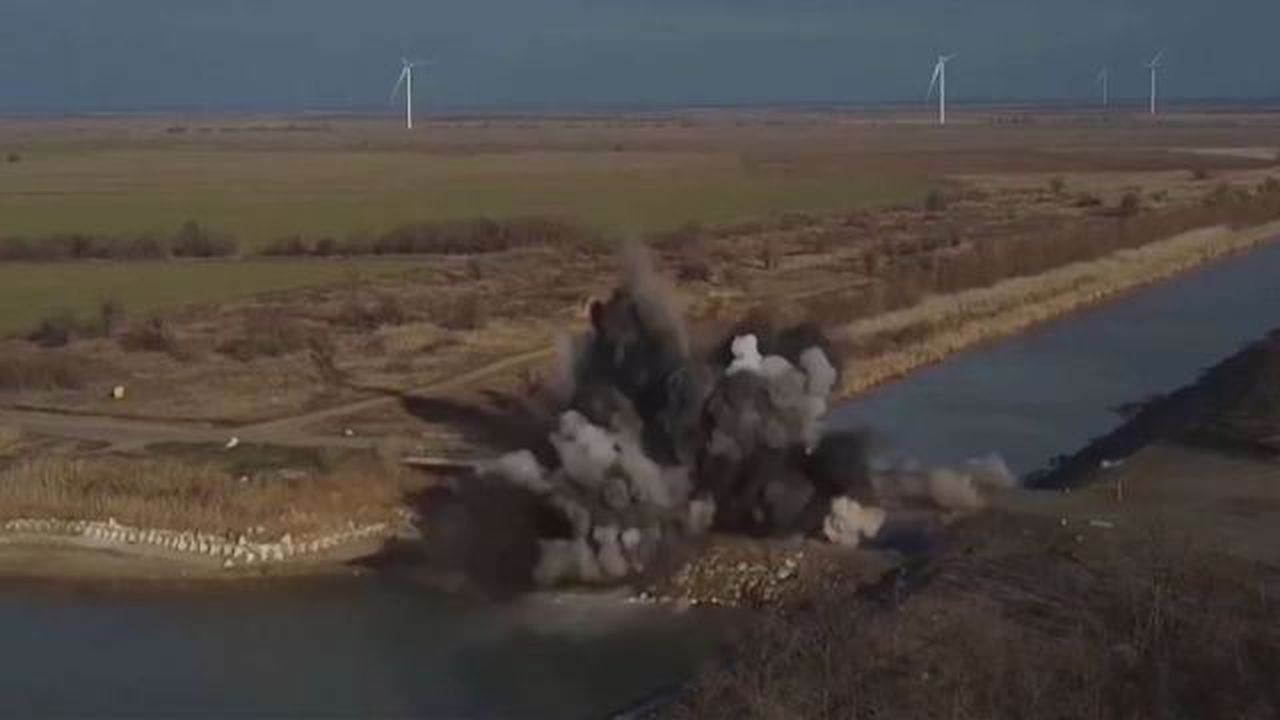 Rusya, Kırım'ın kuzeyindeki bir barajı imha etti