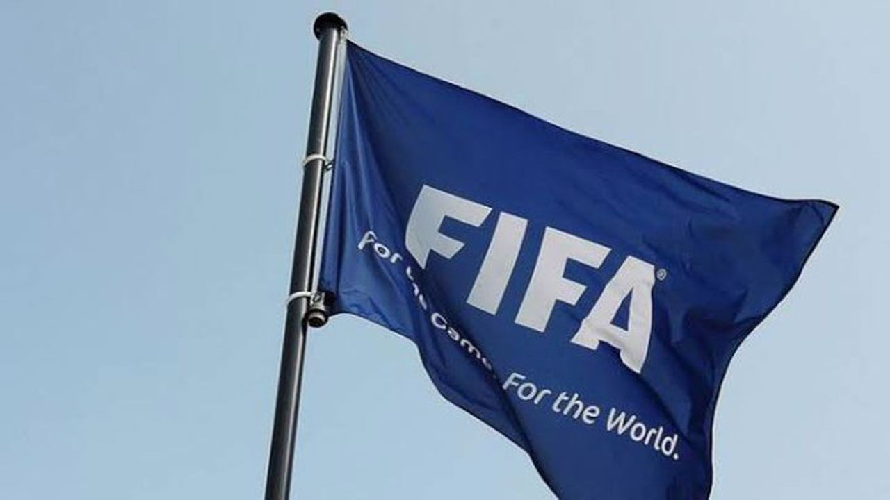 FIFA ve UEFA organizasyonlarından men edildi