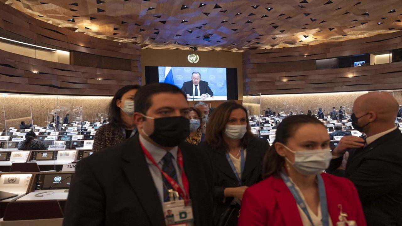 Lavrov'un konuşması diplomatlarca protesto edildi
