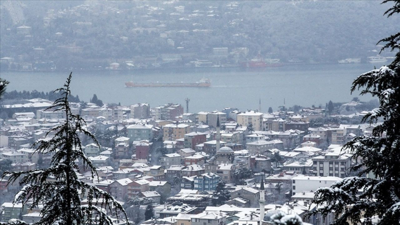 İstanbul Boğazı'nda gemi trafiğine kapatıldı