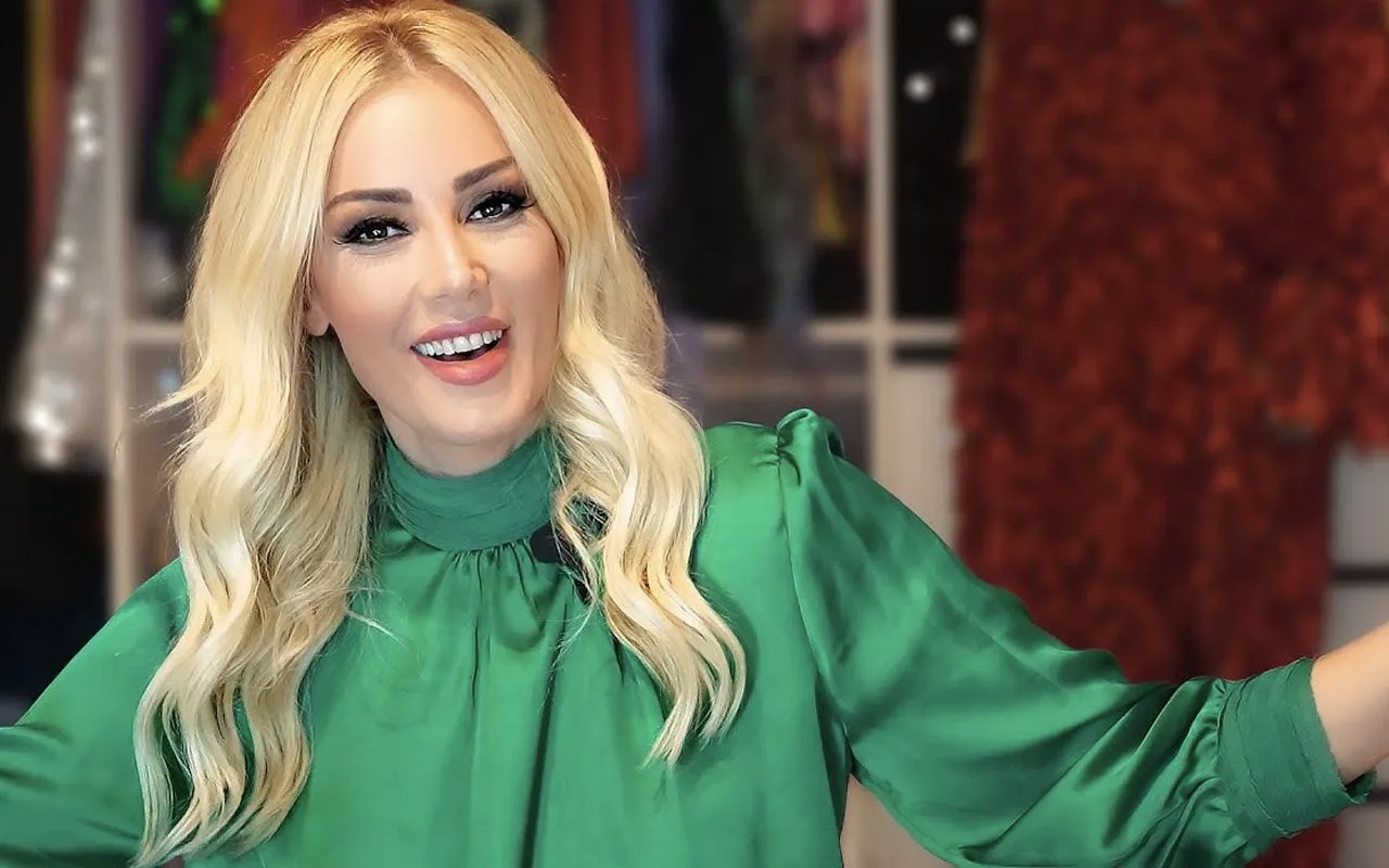 Petek Dinçöz boşandı! Sosyal medyadan hayranlarına duyurdu