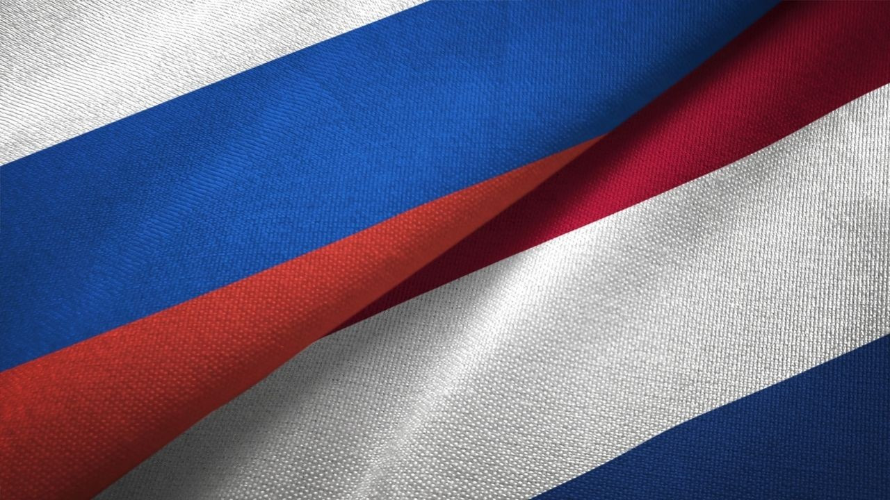 Hollanda, Rus varlığını dondurdu