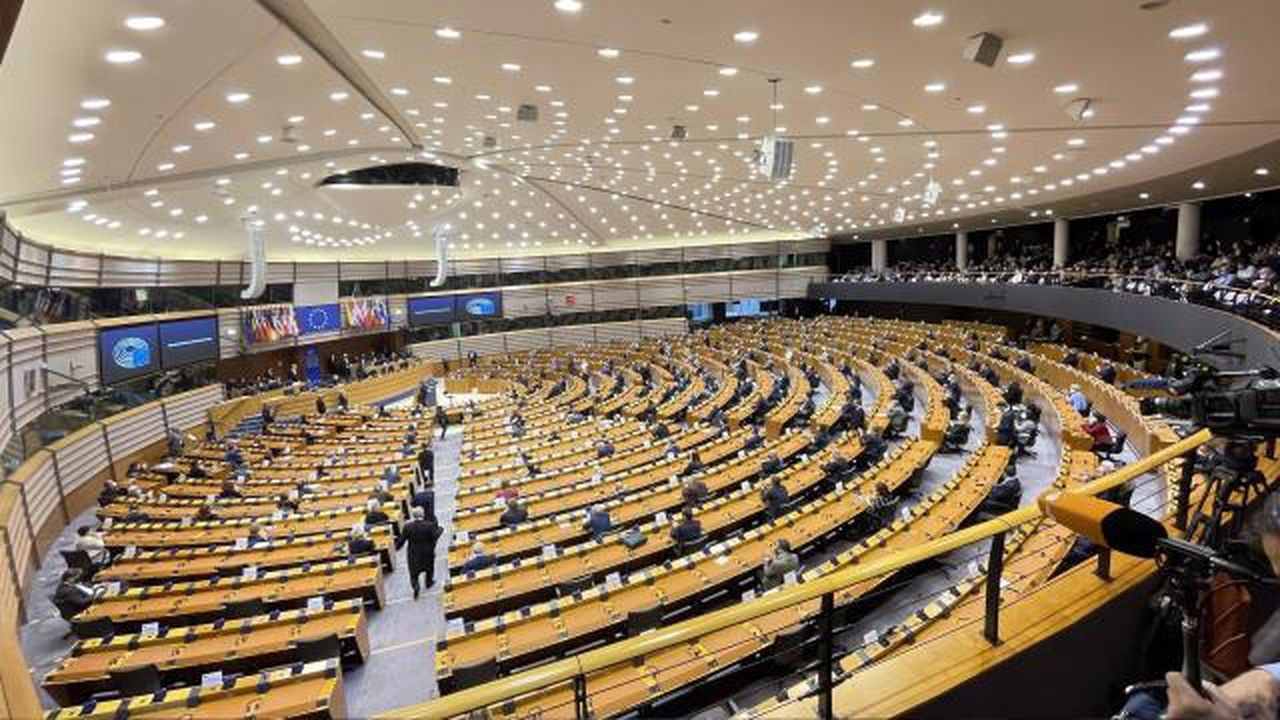 Avrupa Parlamentosu kapısı kapandı
