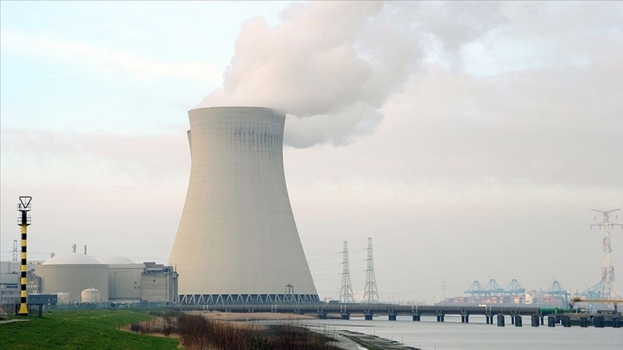 Nükleer santralleri kapatmaktan vazgeçti
