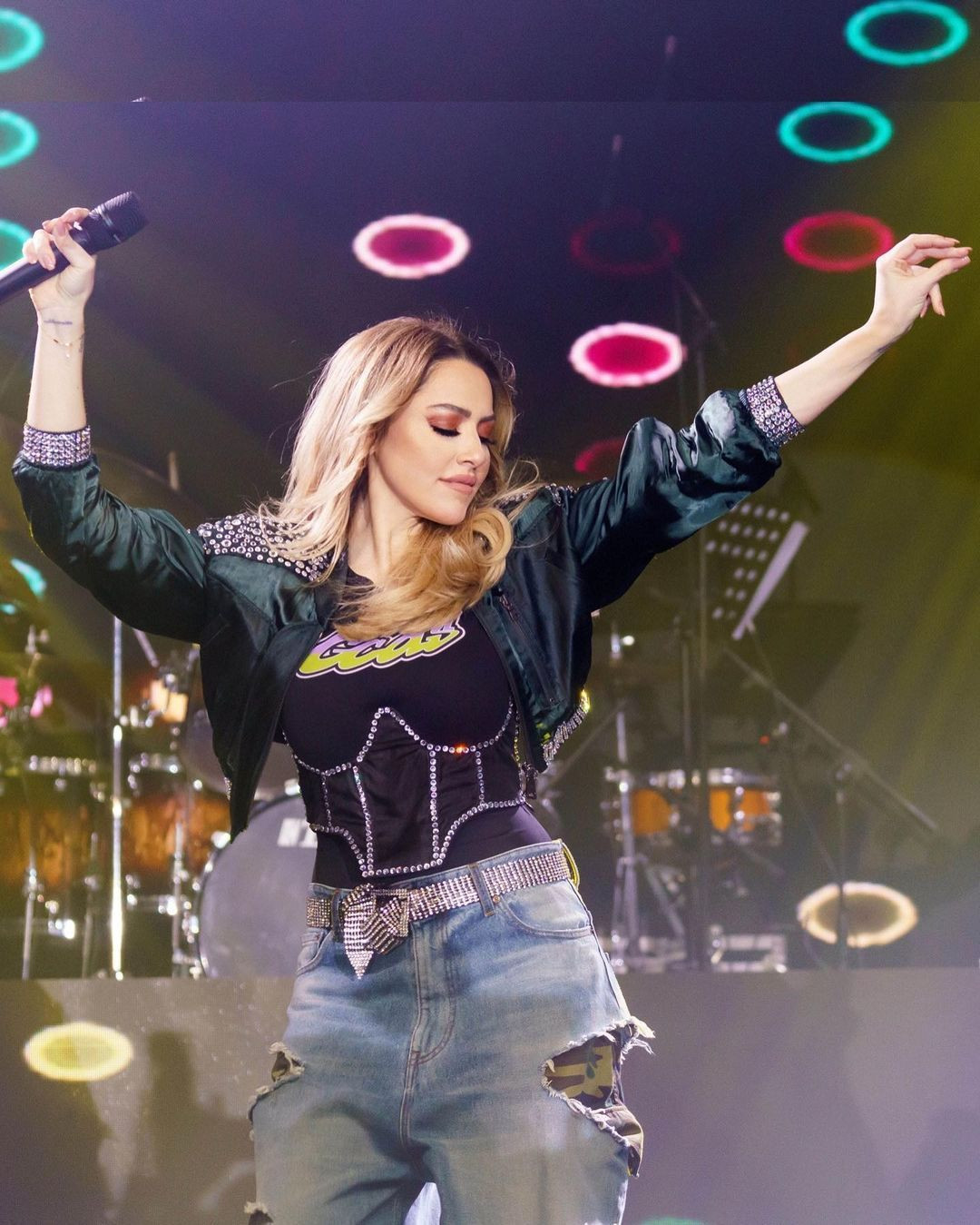 Hadise, sahne kıyafetiyle yine gündem oldu - Sayfa 7