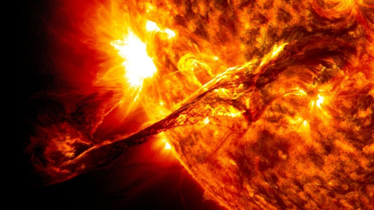 Güneş’teki patlamaların yayılma anı görüntülendi