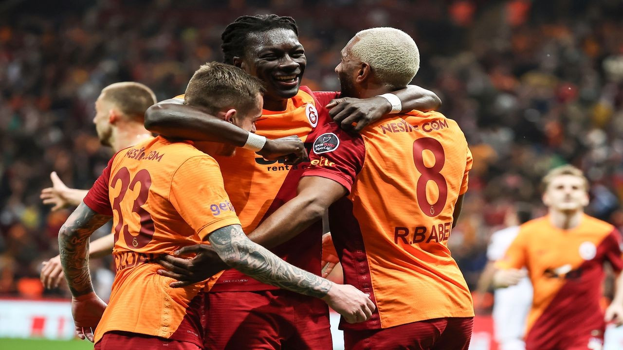 Galatasaray: 2 - VavaCars Fatih Karagümrük: 0