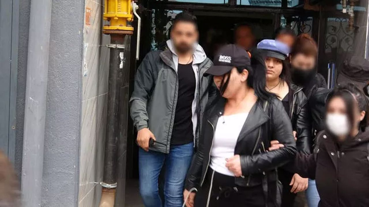PKK paçavrası açan kadınlar gözaltında