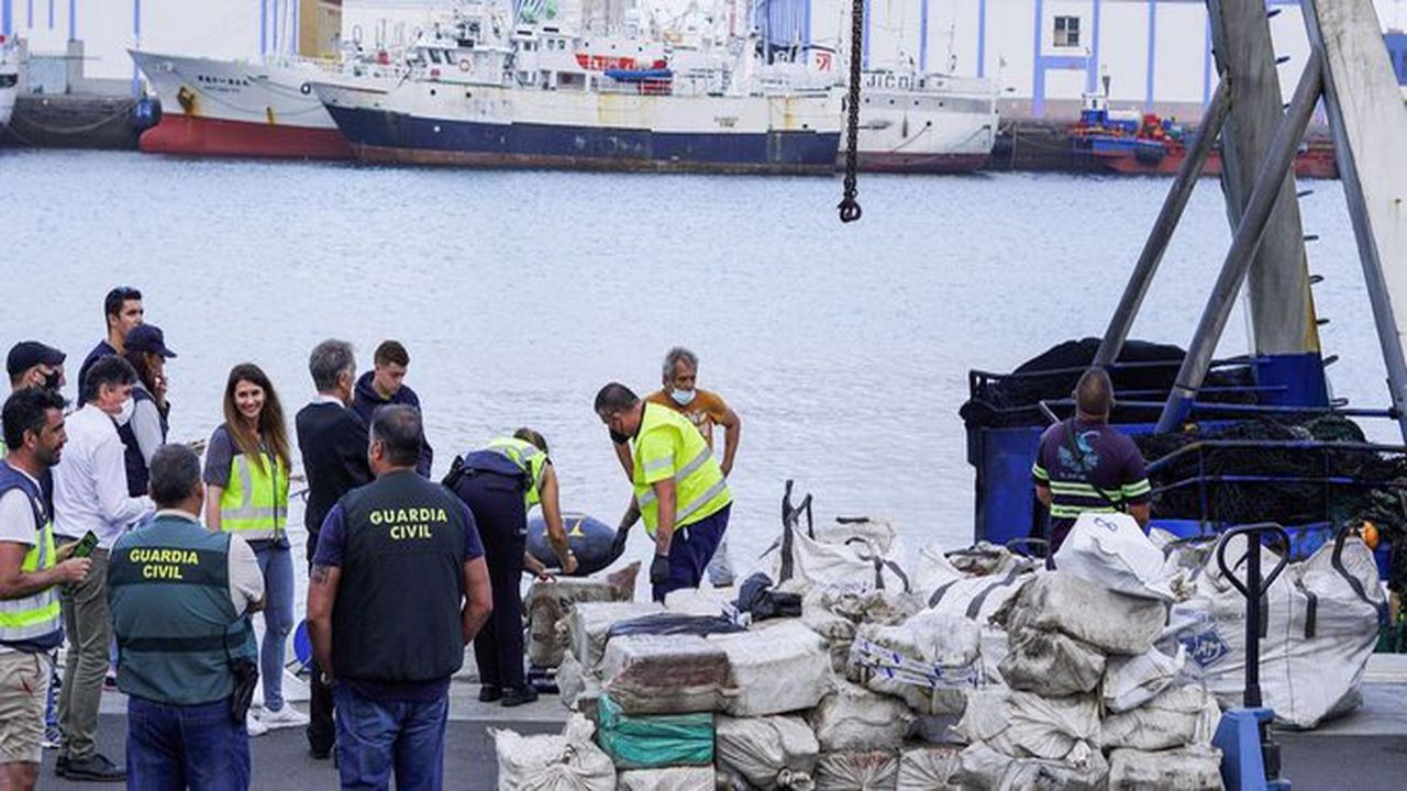 2 ton 900 kg kokain ele geçirildi