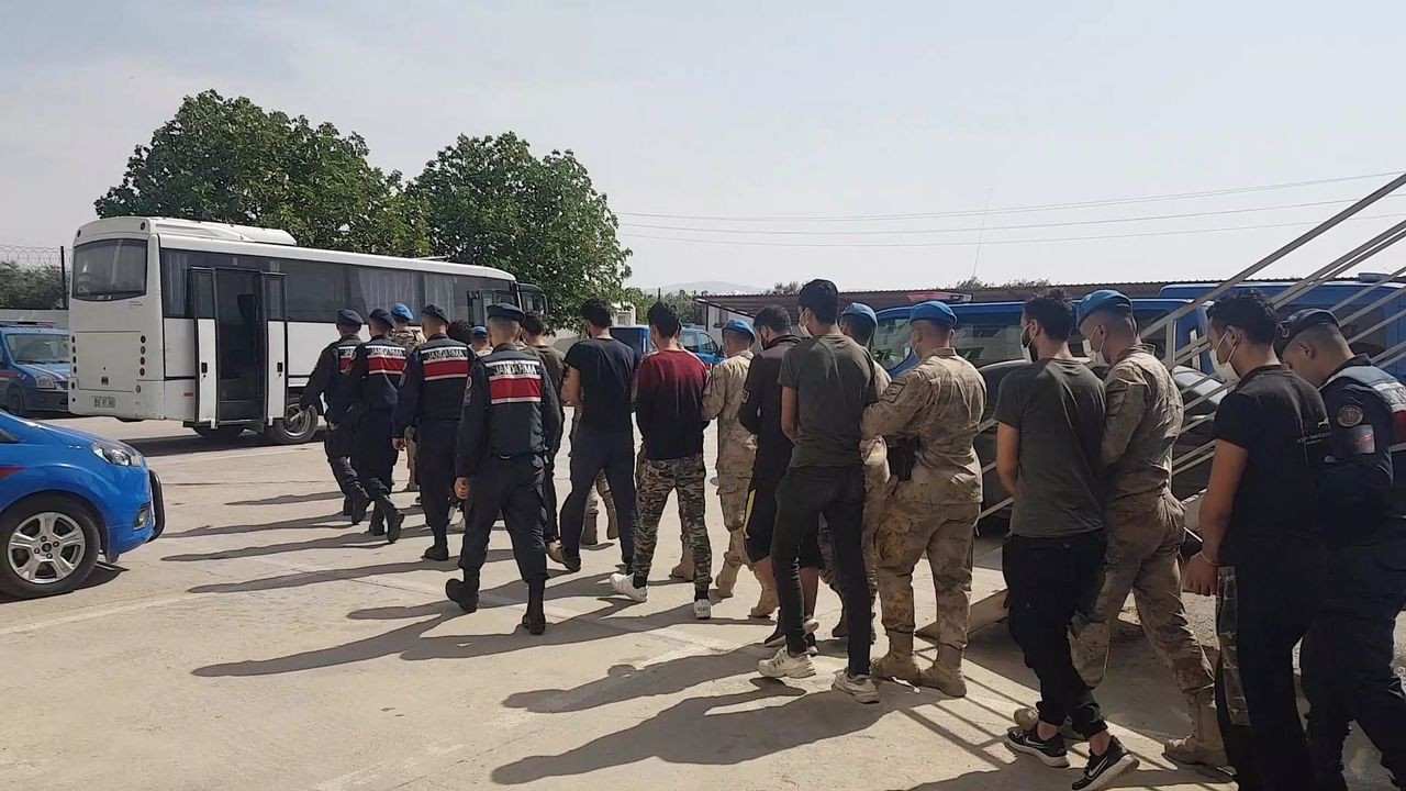 DEAŞ'a yönelik operasyonda 16 şüpheli yakalandı