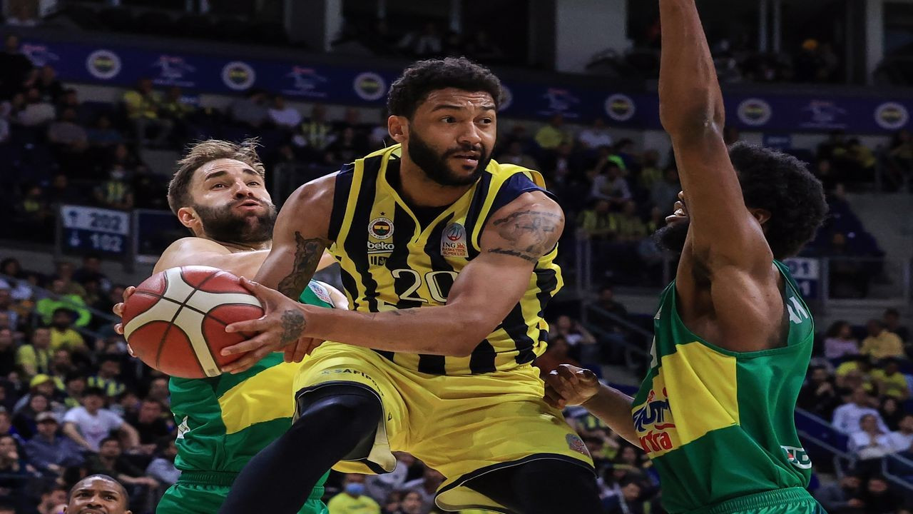 Fenerbahçe, seriyi 2-1 kazanarak yarı finale kaldı
