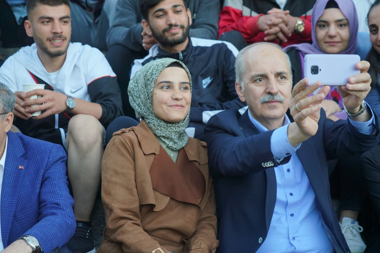 Diyarbakır Numan Kurtulmuş'u bağrına bastı - Sayfa 6