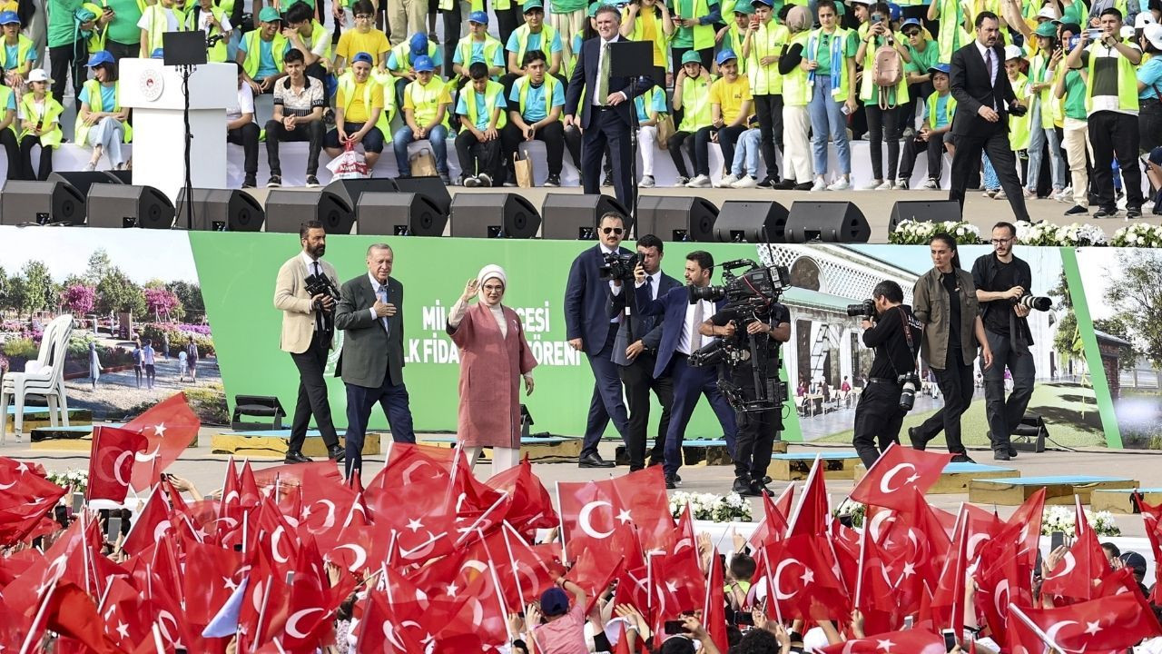 Atatürk Havalimanı Millet Bahçesi'nde ilk fidanlar bu görüntülerle atıldı. - Sayfa 5