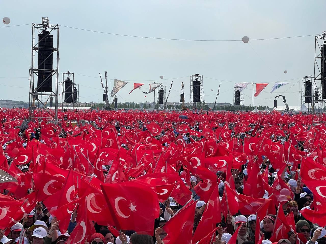 Atatürk Havalimanı Millet Bahçesi'nde ilk fidanlar bu görüntülerle atıldı. - Sayfa 14