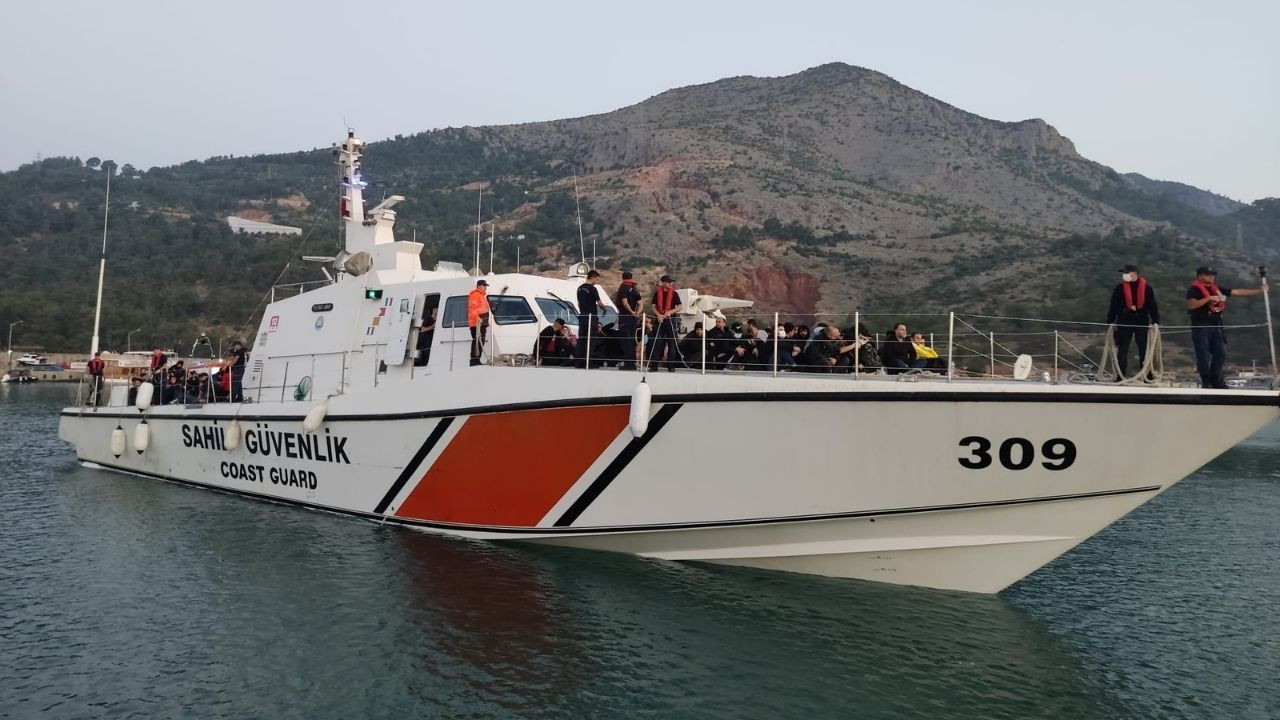 Mersin açıklarında 223 düzensiz göçmen yakalandı