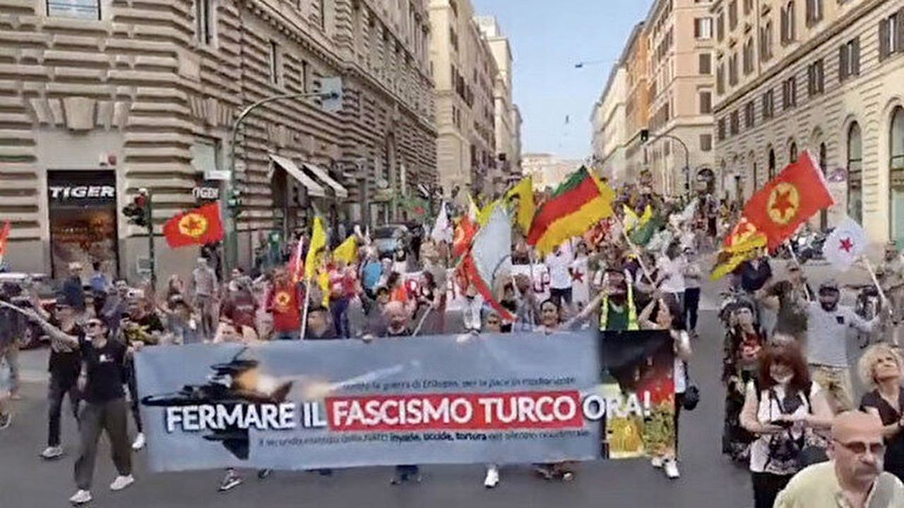 Terör Yandaşları İtalya sokaklarında gösteri yaptı