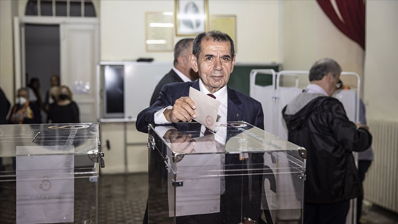 Galatasaray başkanlığına Dursun Özbek seçildi