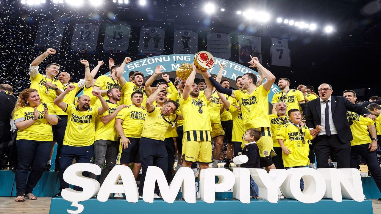 Fenerbahçe Beko, 4 yıl sonra şampiyonluğa ulaştı