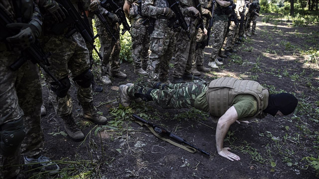 İngiltere, Ukrayna'ya askeri eğitim önerdi
