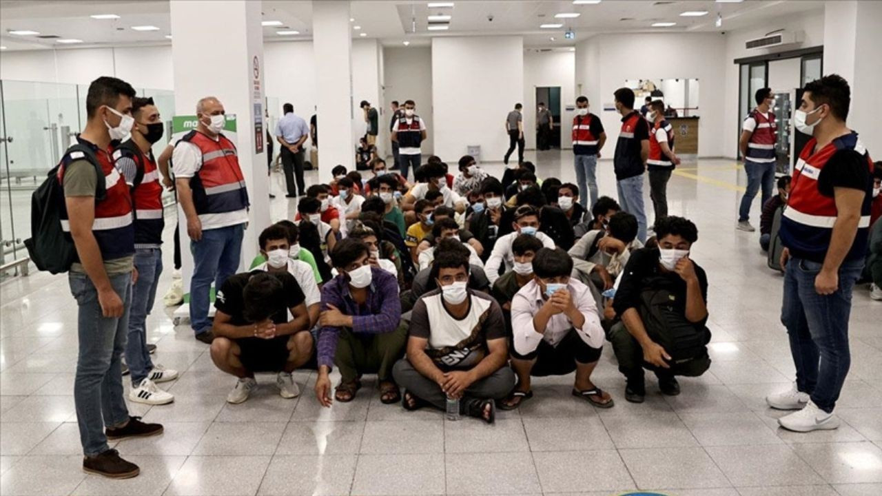 Bağcılar'da 47 düzensiz göçmen yakalandı