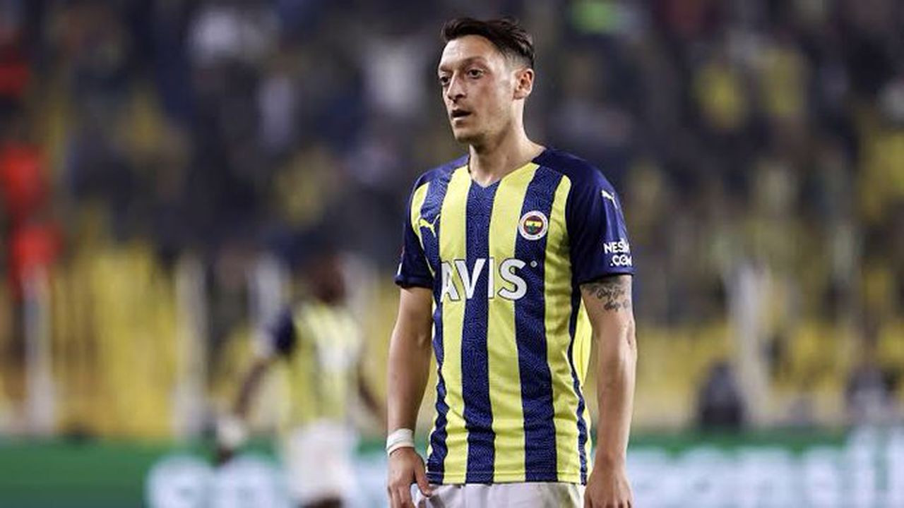 Mesut Özil'den Fenerbahçe ile ilgili açıklama