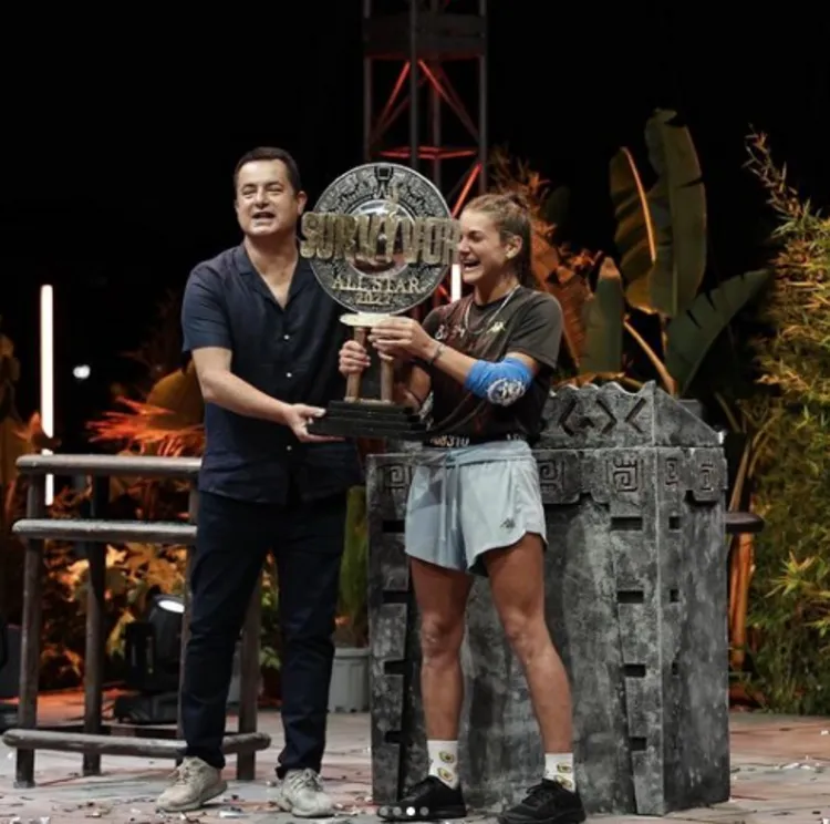 Survivor Şampiyonları Nisa ve Ogeday aşkını ilan etti