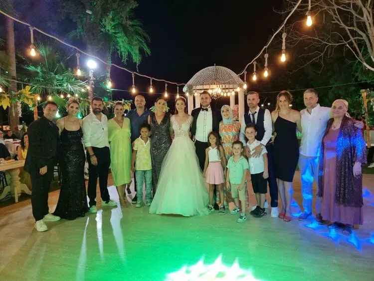 Milli voleybolcu Tuğba Şenoğlu düğününden kareler