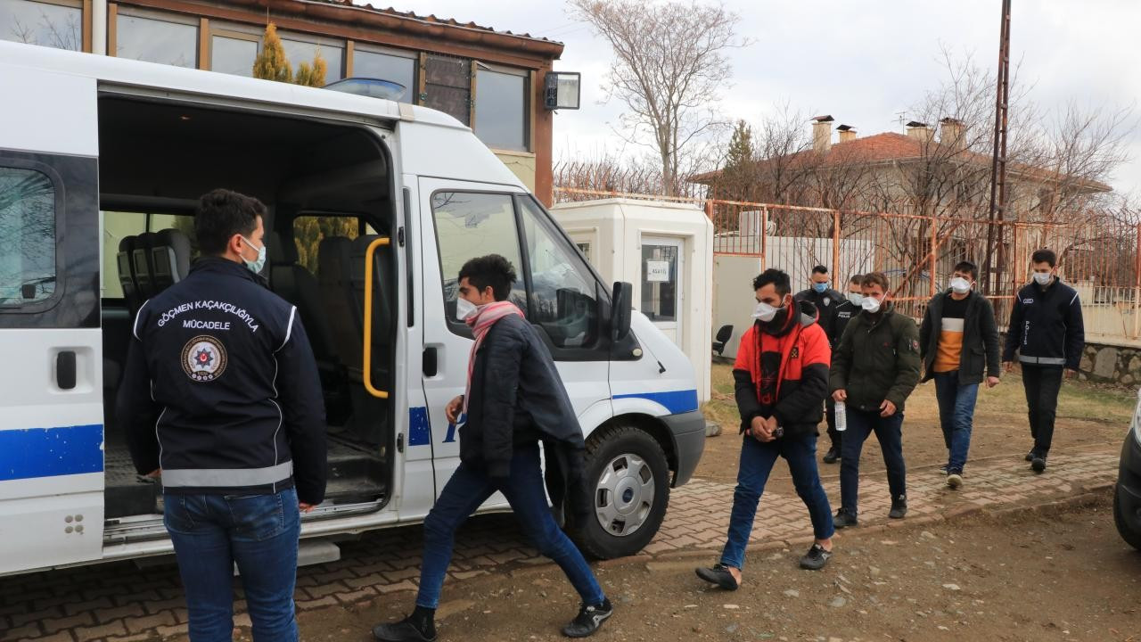 Edirne'de 565 düzensiz göçmen yakalandı
