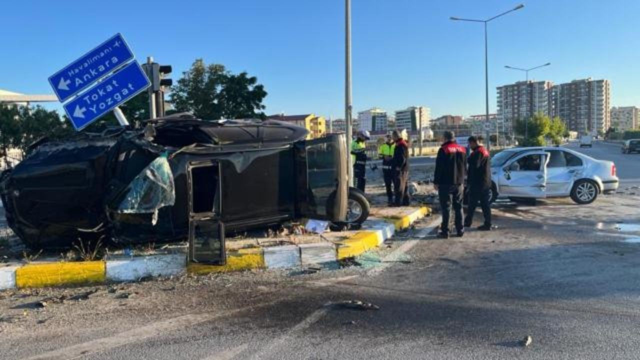 Sivas'ta otomobille cip çarpıştı: 1 ölü