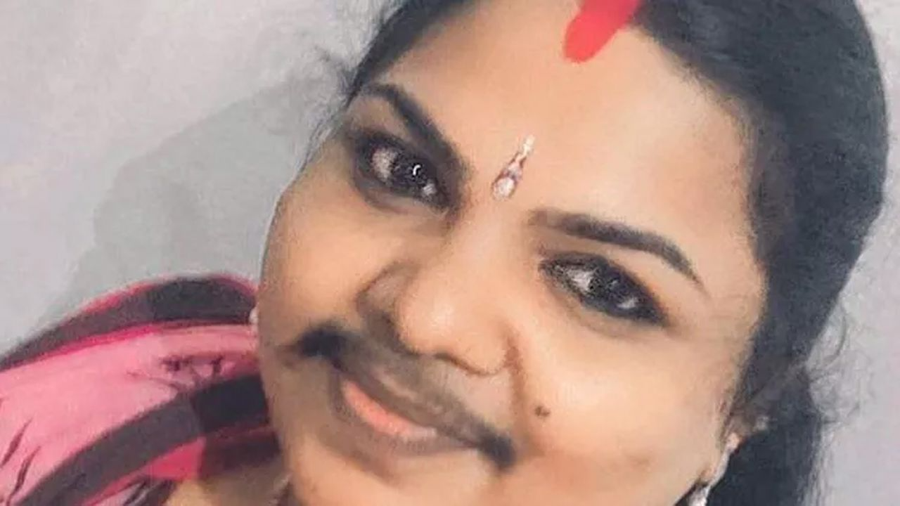 Hindistan’da bir kadın bıyık bıraktı