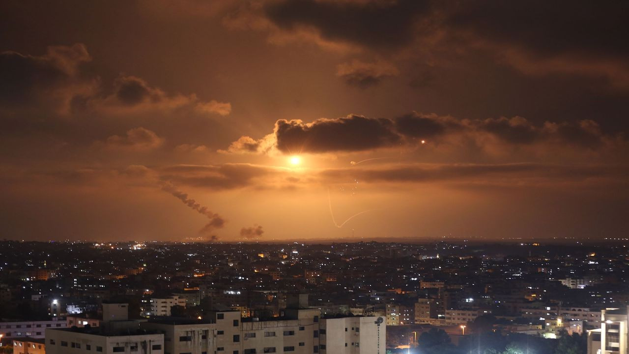 İsrail'e roketler fırlatıldı