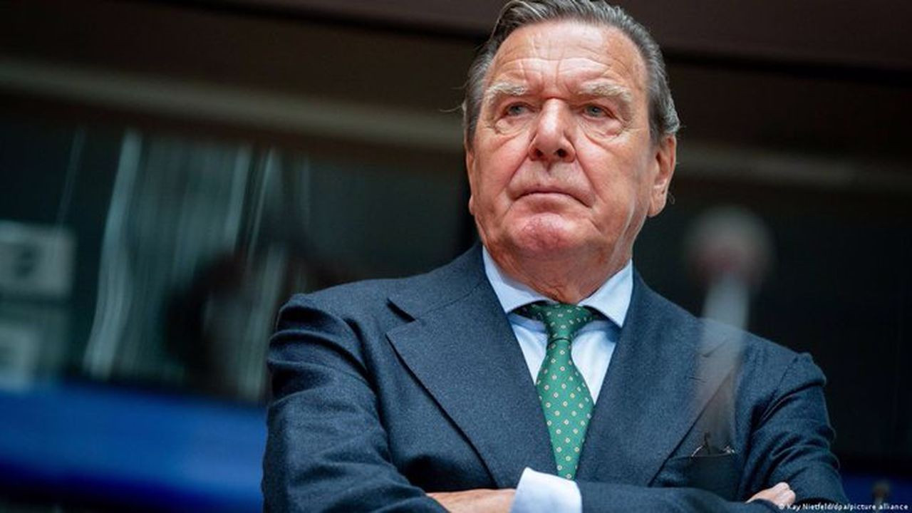 Schröder'in partisinden ihraç edilmesi talepleri r