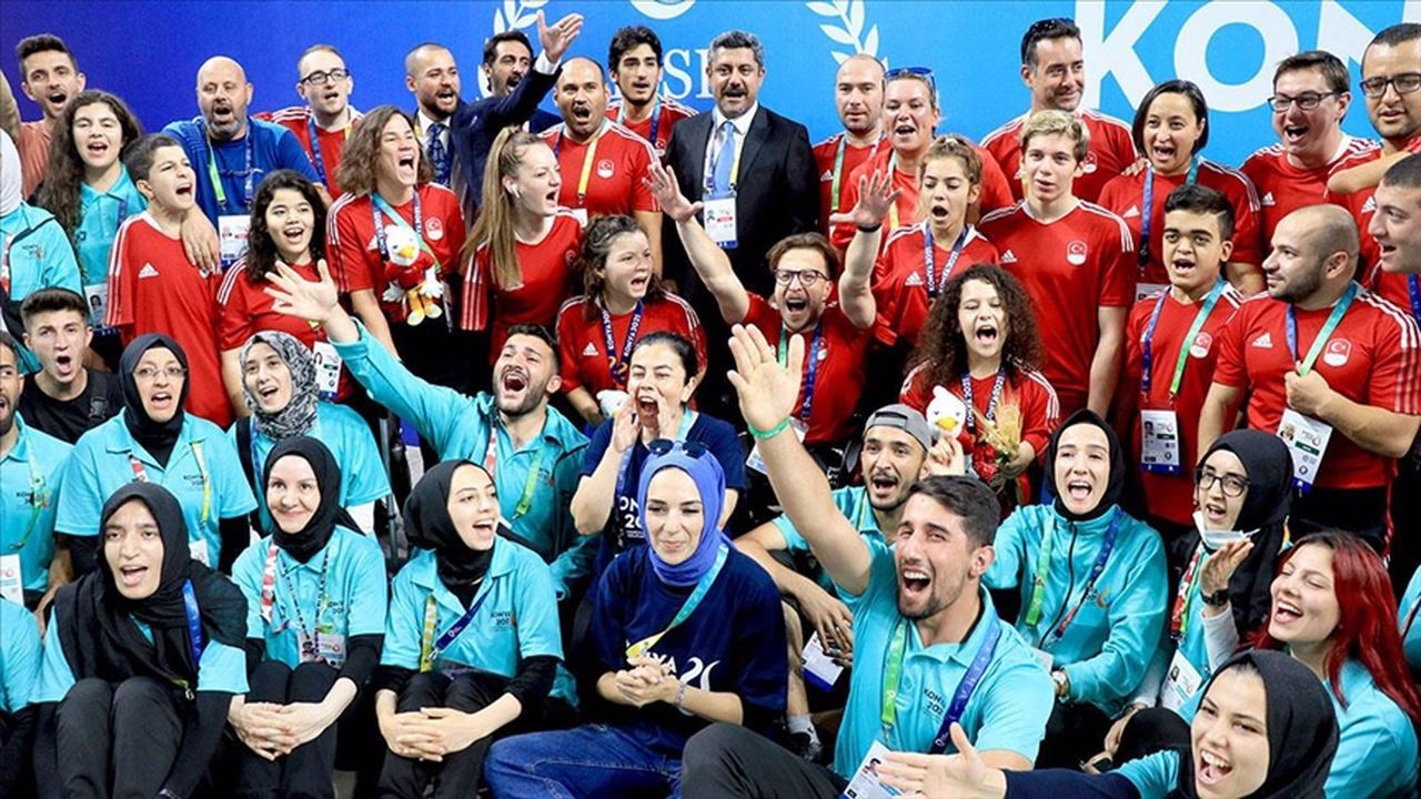 Türk sporcular günü 18 madalyayla kapattı
